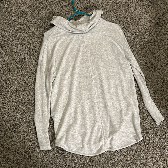 Lou & Grey cozy cowl neck sweater in heather grey. Size medium - Picture 5 of 7